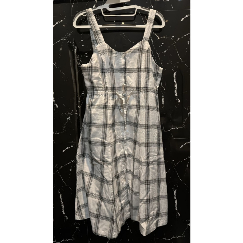 PRELOVED BLACK WHITE MIDI DRESS / DRESS PENDEK HITAM PUTIH WANITA / Gaun Kotak-Kotak Tanpa Lengan