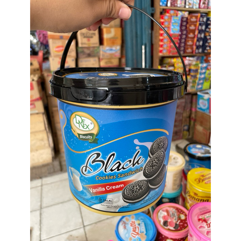 

Black Cookies Sandwich rasa susu Vanila