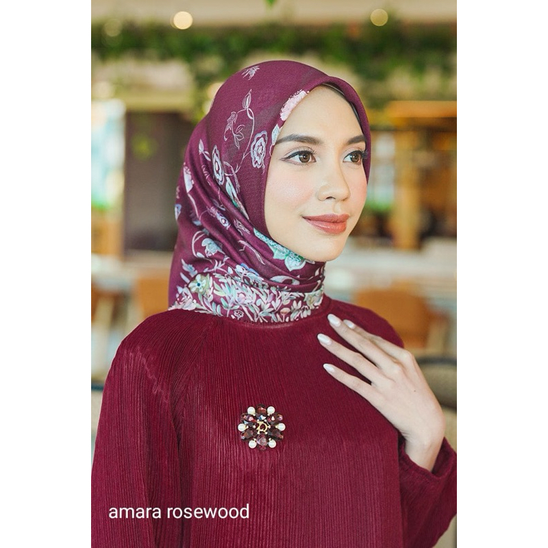 Amara Scarf Series by Zytadelia