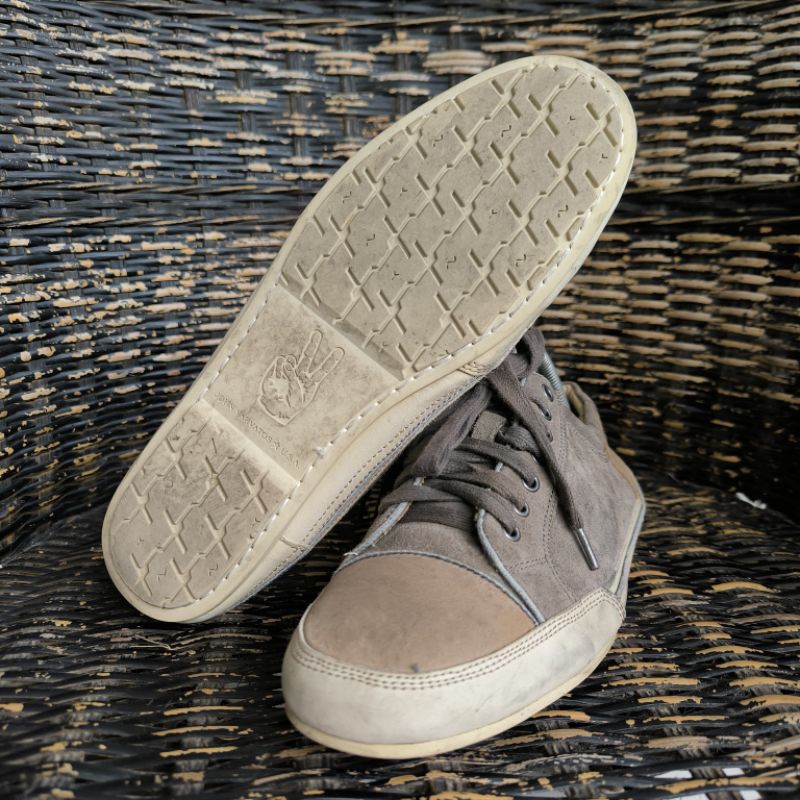 Sepatu John Varvatos USA size 42