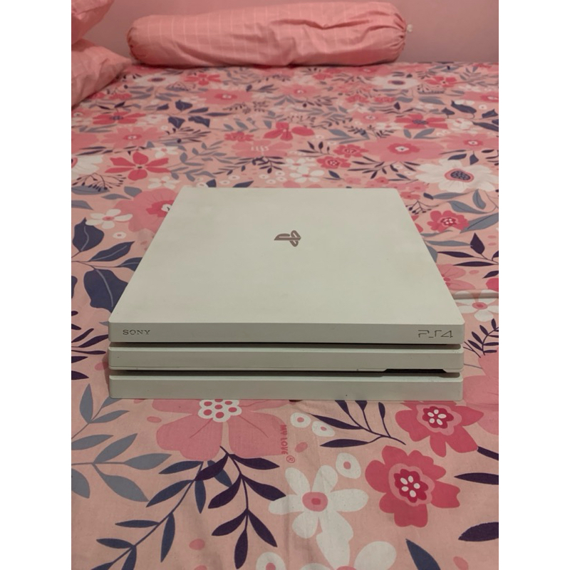 ps4 pro 1TB ORIGINAL seri 72 ofw 11.00