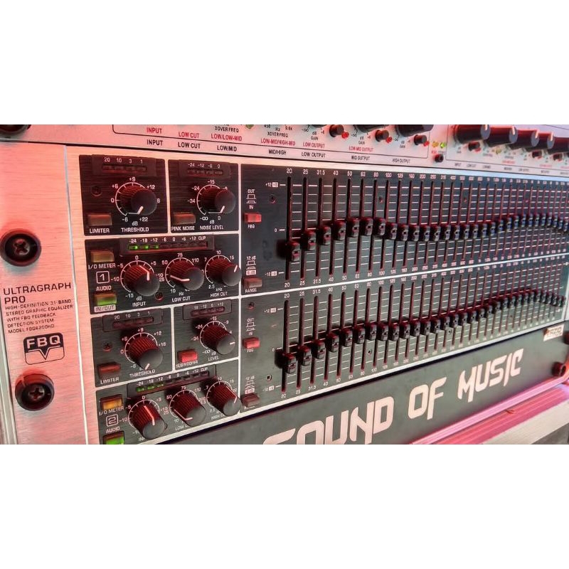 EQUALIZER BEHRINGER FBQ6200