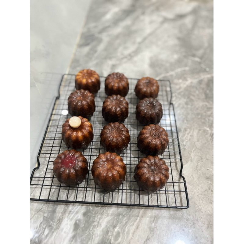 

Canele box of 6