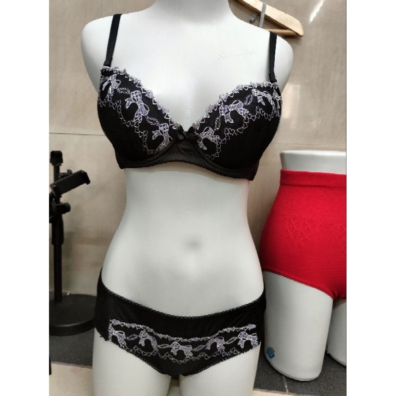 set dalaman wanita