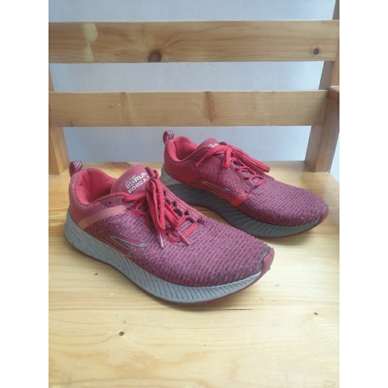 Sepatu Skechers Pria Merah Preloved