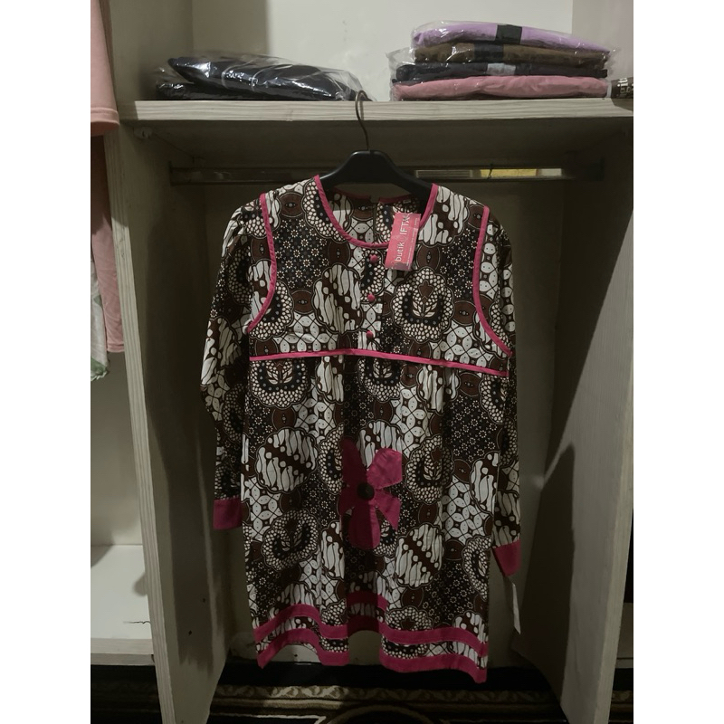 CUCI GUDANG NEW BARU BLOUSE BATIK PINK - Preloved New Barang Butik
