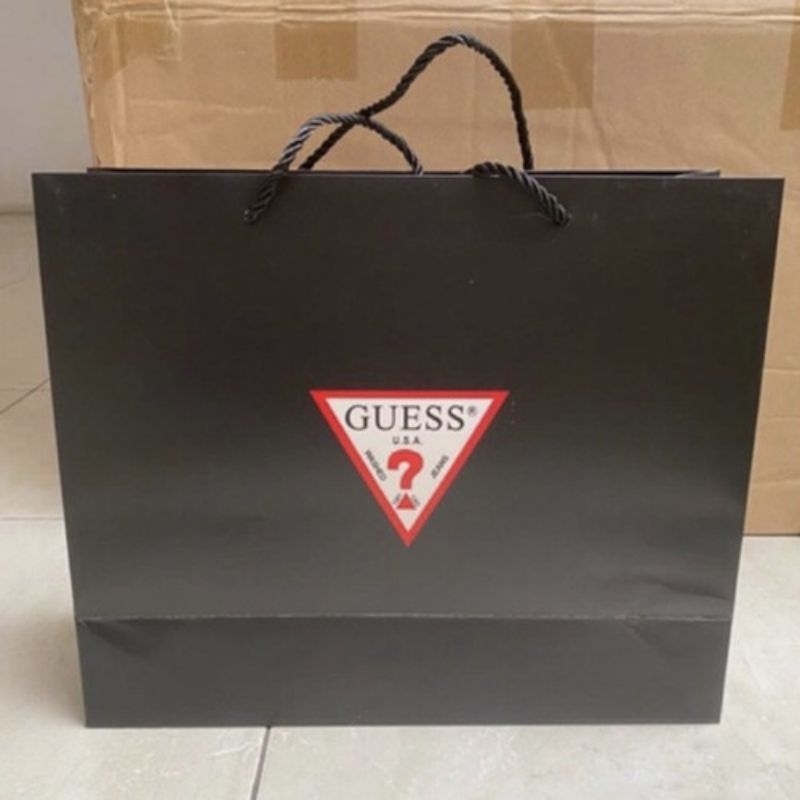

Paperbag Guess Besar TERMURAH semua seller ambil sama kita