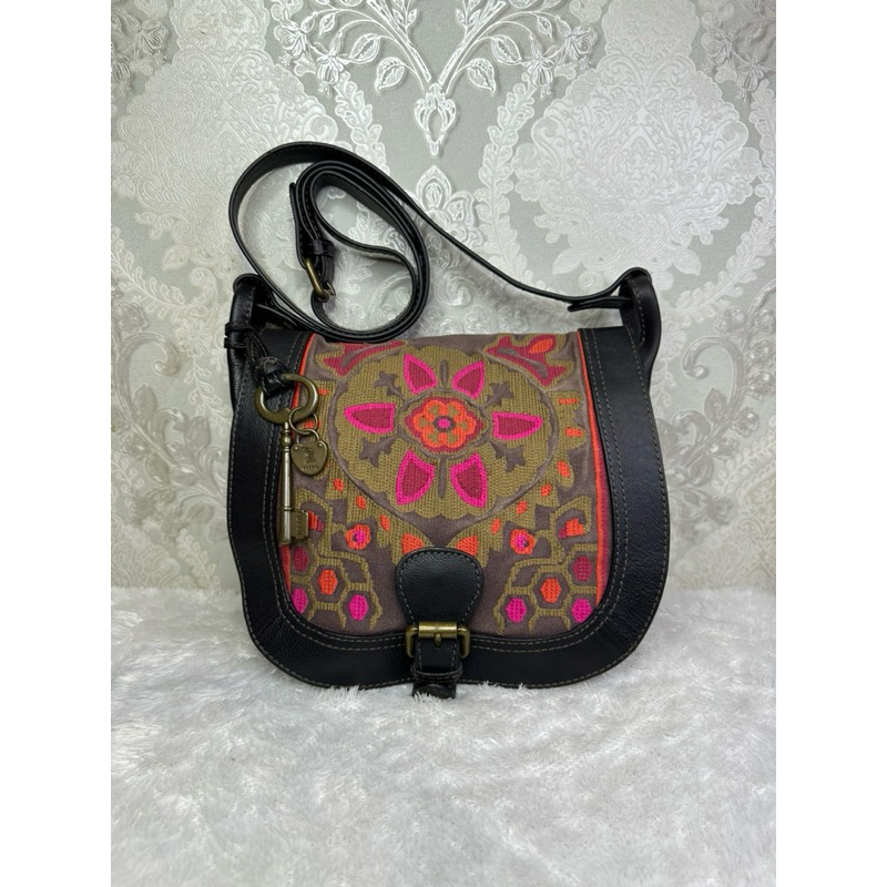 Fossil VRI Flap embroldery