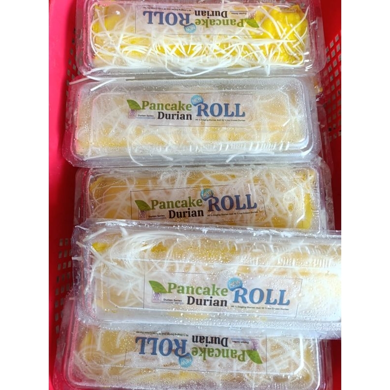 

pancake durian roll