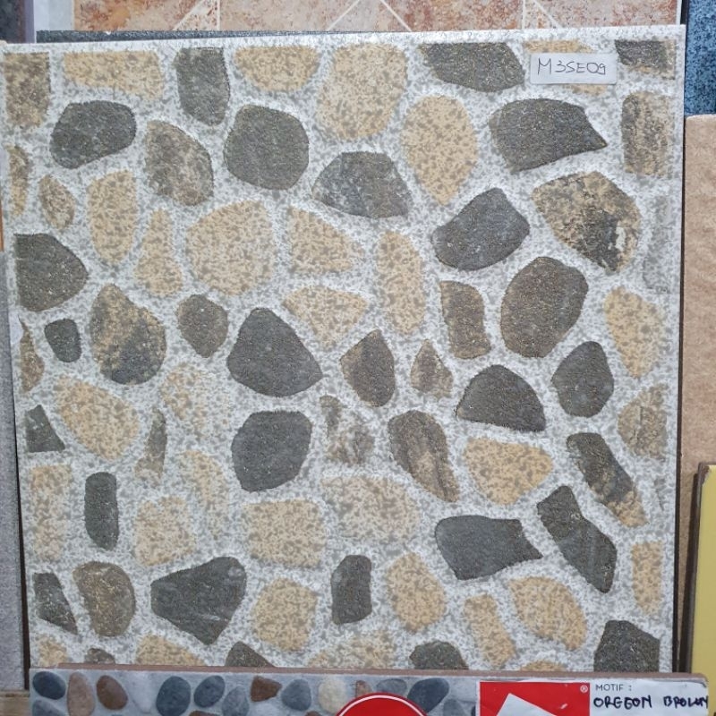 keramik lantai kamar mandi dapur teras garasi rumah MASTERINA 30x30 M3SE09 motif batu kecil