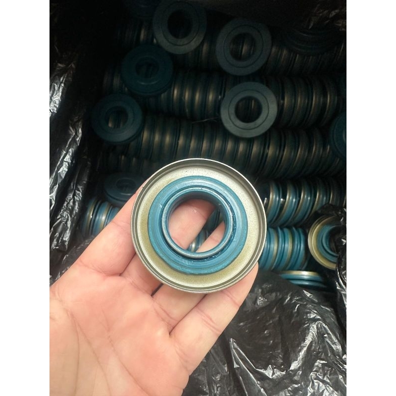 10 PCS  OIL SEAL ROLLER KUBOTA DC70 COMBINE / HAVESTER DC70 PLUS / TRAKTOR