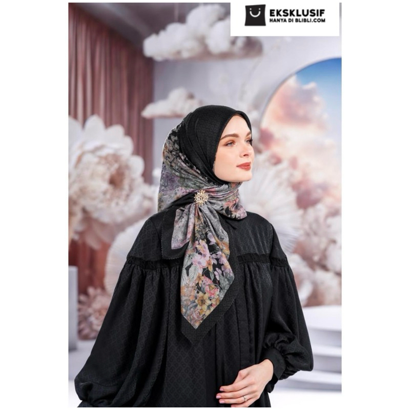 Ready Stock ‼️New‼️Buttonscarves Champ de Fleurs Voile Square - Black Iris- Voal Reg