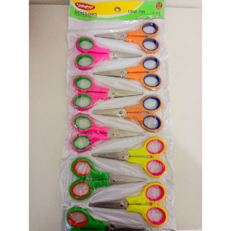 

Gunting Ladypop kecil ukuran standard.