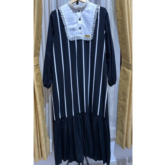 preloved Dress by Geggo