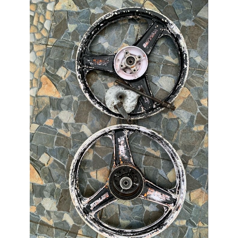 velg racing DAYTONA palang 3 ring 17 PNP fiz R force 1 bekas original
