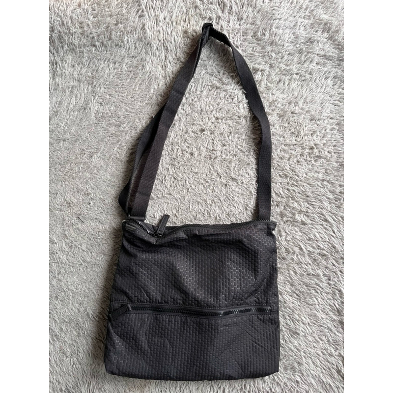 sling brand mandarina duck