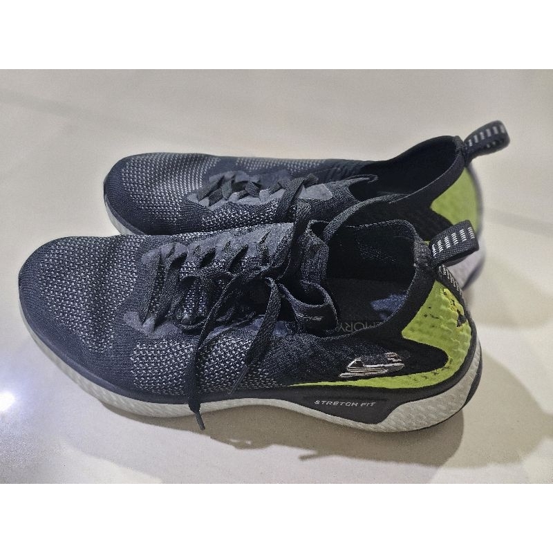 Sepatu skecher cowok preloved