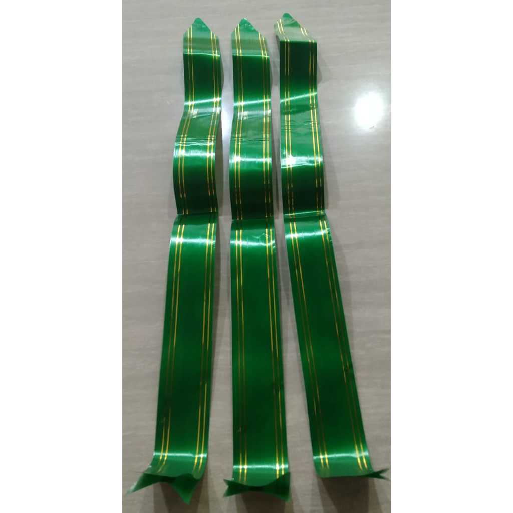 

Pita Tarik LIS EMAS Hiasan Parcel / Pita Serut Ukuran Jumbo Warna Hijau Jual Perpcs