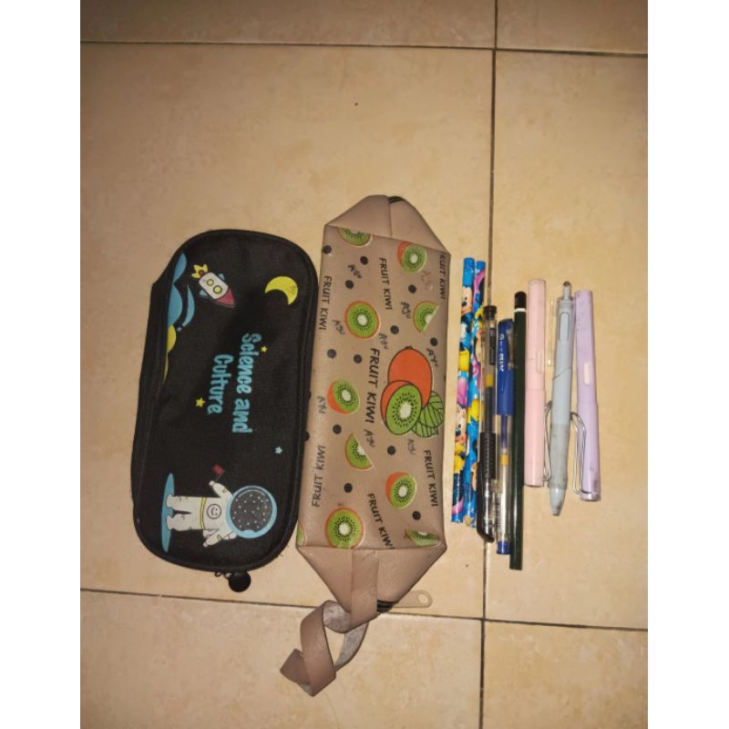 

tempat pensil+biaya admin