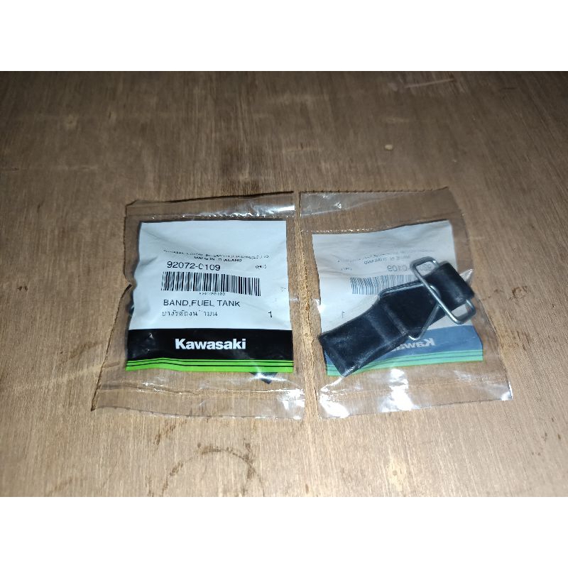 karet tangki KLX 140 original kawasaki