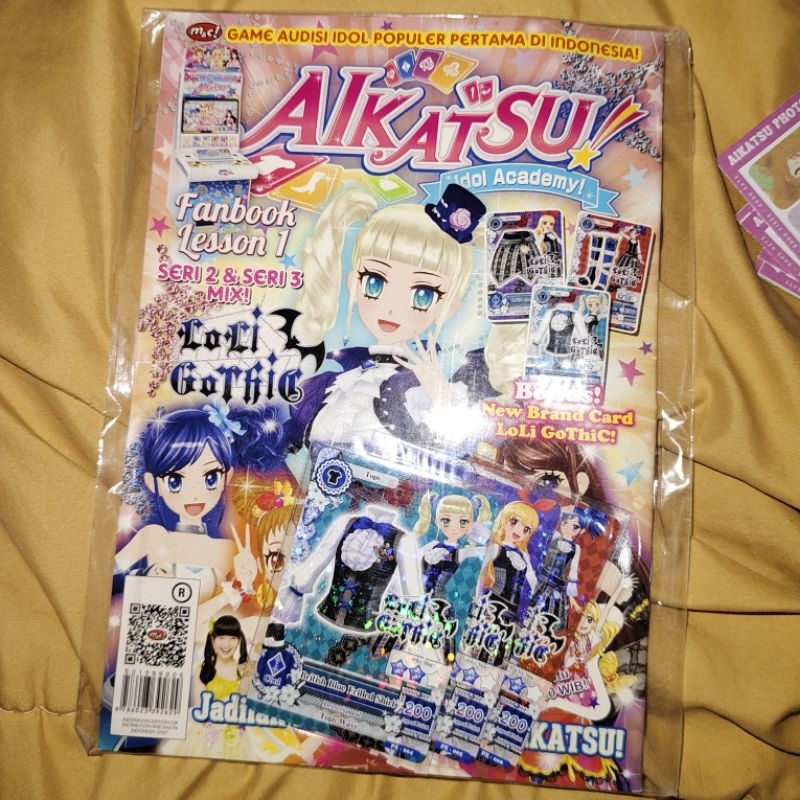 Aikatsu Fanbook Lesson 1 (seri 2&3) Preloved with bonus and seal