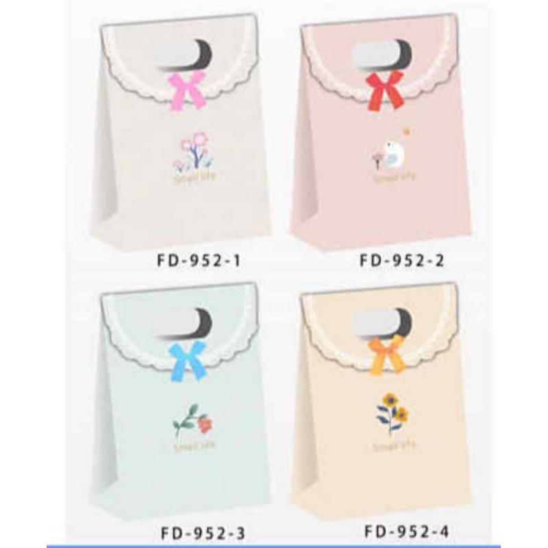 

PAPERBAG AMPLOP - TAS KADO AMPLOP - UKURAN TANGGUNG