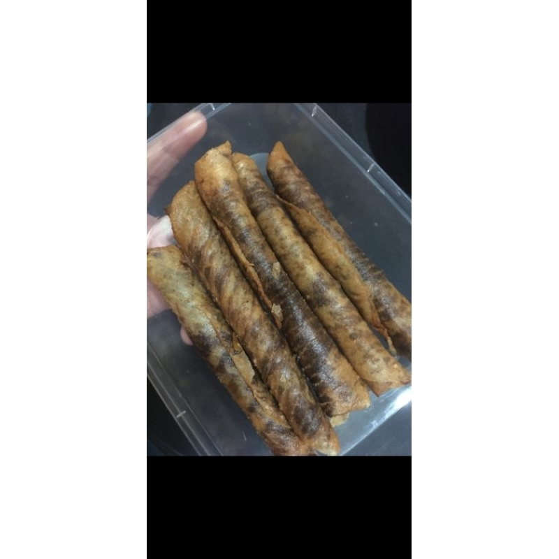 

CHEESE ROLL CHOCO CRUNCHY isi 13 pcs