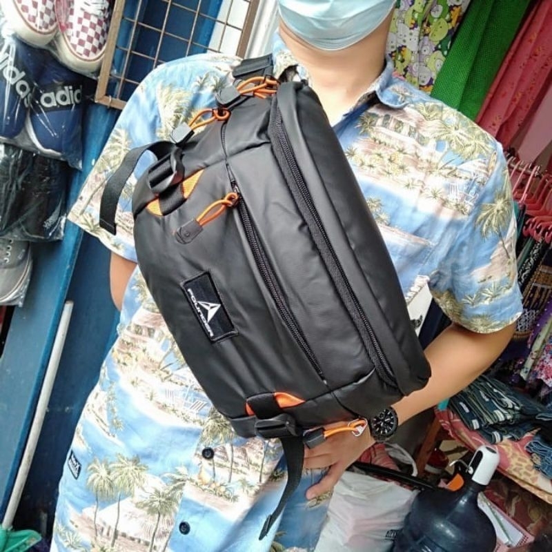 tas pinggang founder / waist bag founder / bisa membawa laptop 10 inci