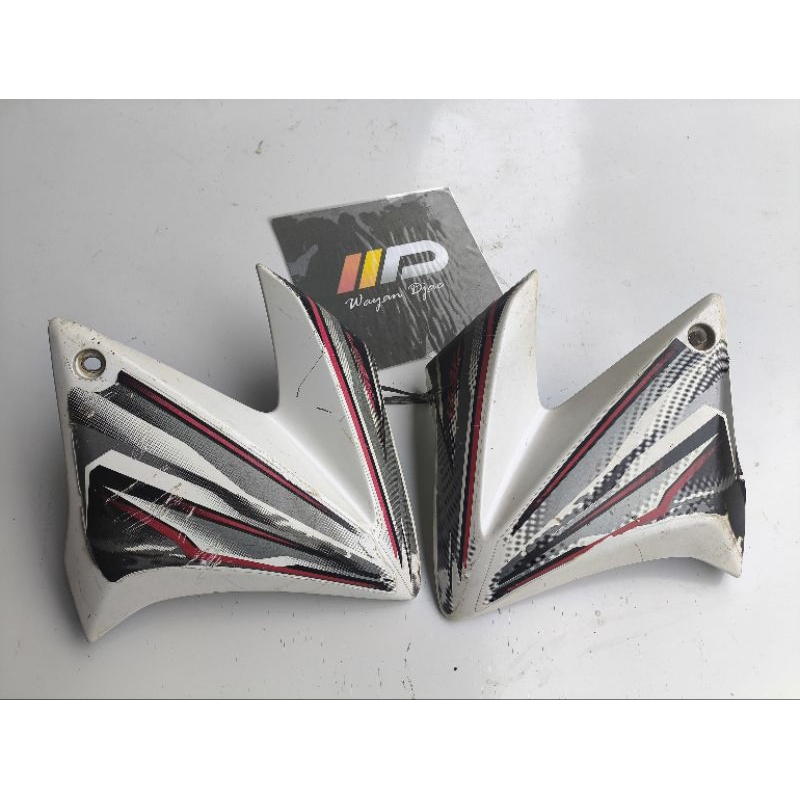 Cover Tangki/Sayap Kupingan Depan kanan kiri Vixion Old Lama 2008 - 2012 ORI Second 2nd