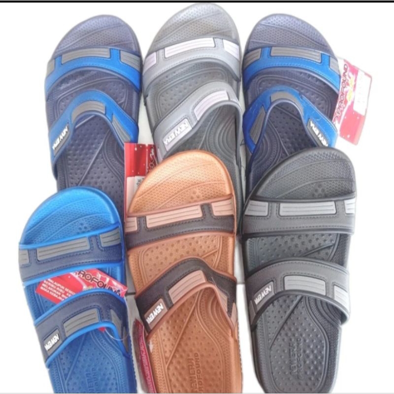 Sandal anak cowok tanggung double selop dari New Era