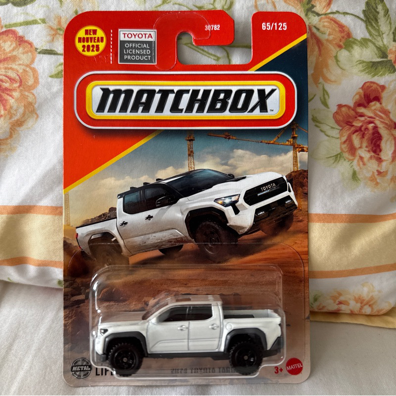 2024 toyota tacoma matchbox putih