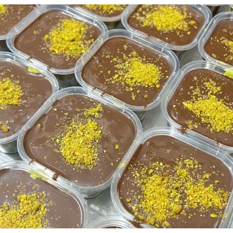 

Brownies coklat dubai pistachio kunafa kunafe Original x yayang dessert