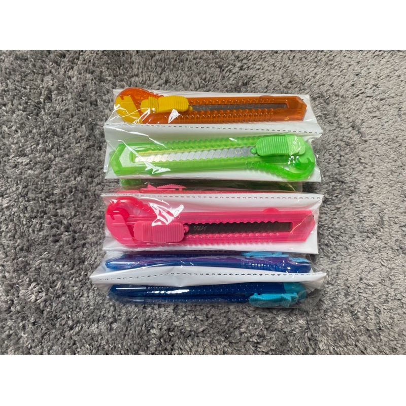 

Golden Cutter Knife Besar & Kecil