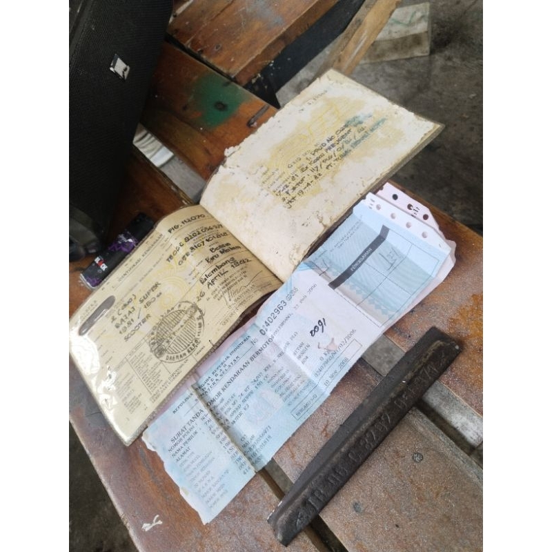 

kertas pelengkap vespa bajaj super tahun 80