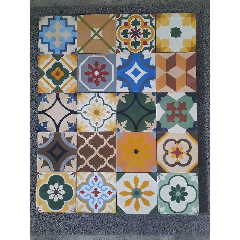 Tegel motif ukuran 20x20cm