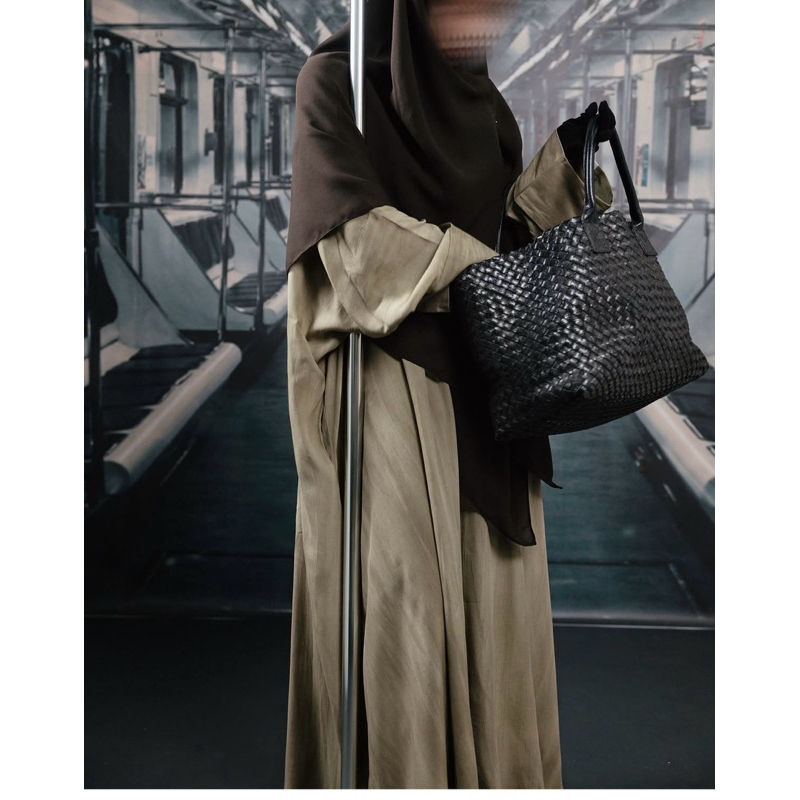 Timeless Abaya Elmadina