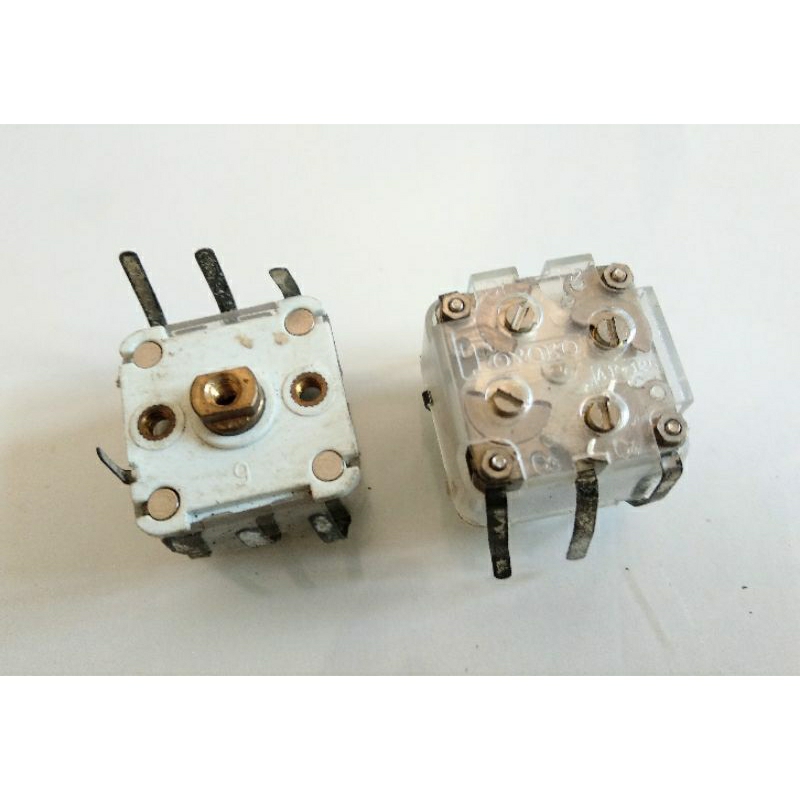 Varco radio jadul NOS merk Toyoko.