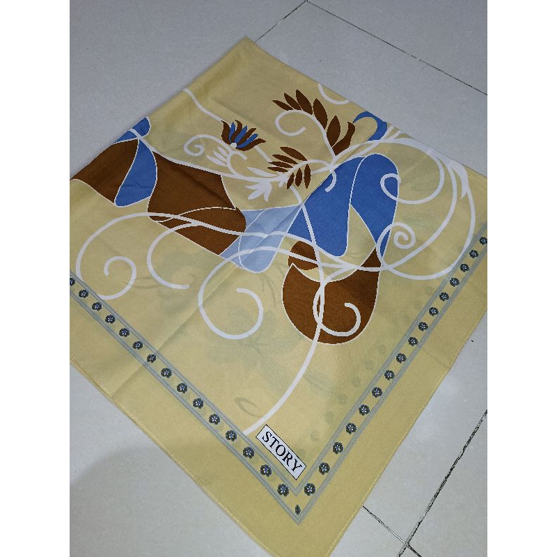 Preloved kerudung motif kuning