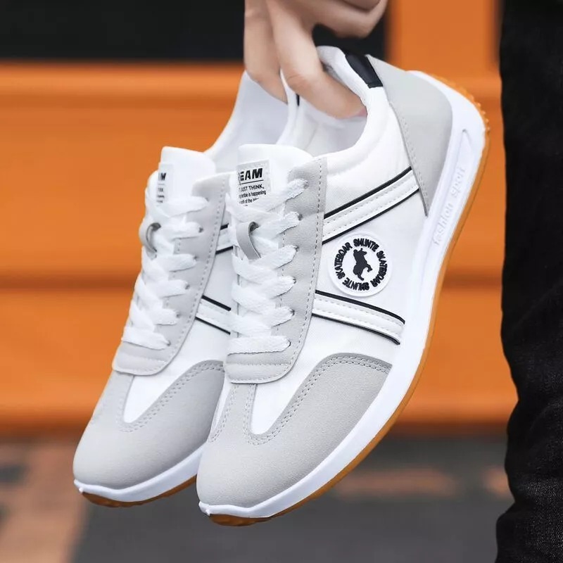 FourStorePantofel Sepatu Olahraga Pria Sepatu Santai Anti Slip warna Putih dan Abu / Kode 725