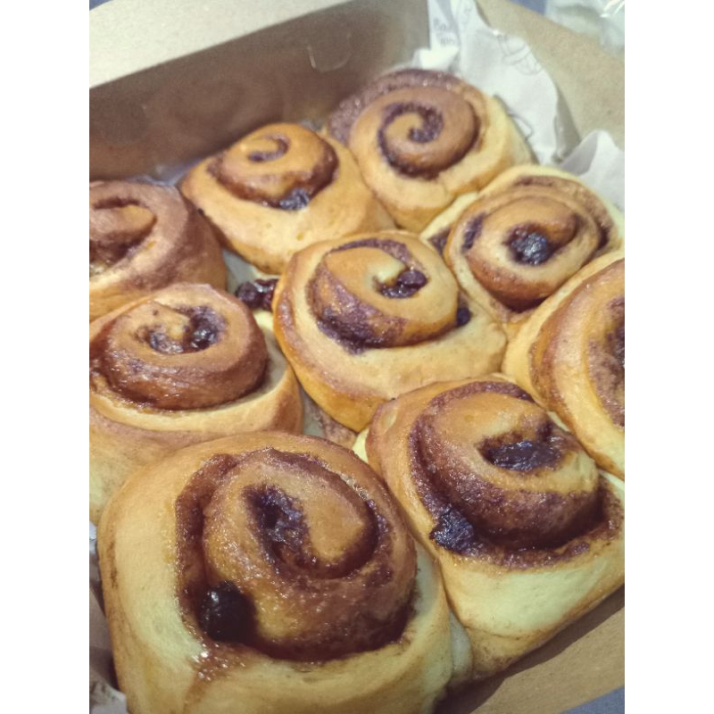 

Roti Ogut: Cinnamon Rolls Toping Coklat
