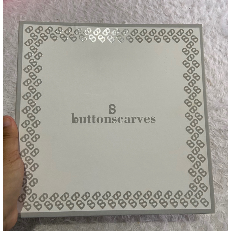 

Box buttonscarves ori