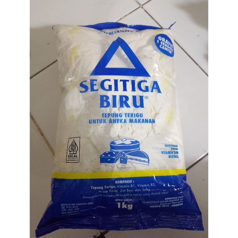 

Segitiga biru Tepung terigu protein sedang 1kg