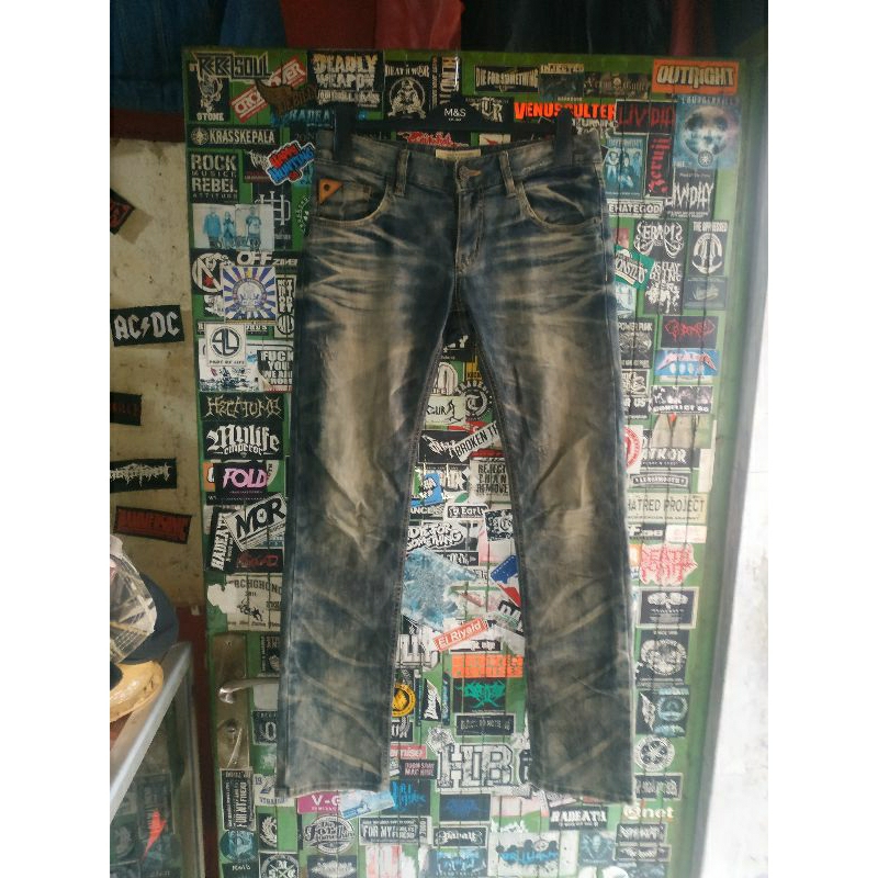 WASH & WASH FADING DENIM