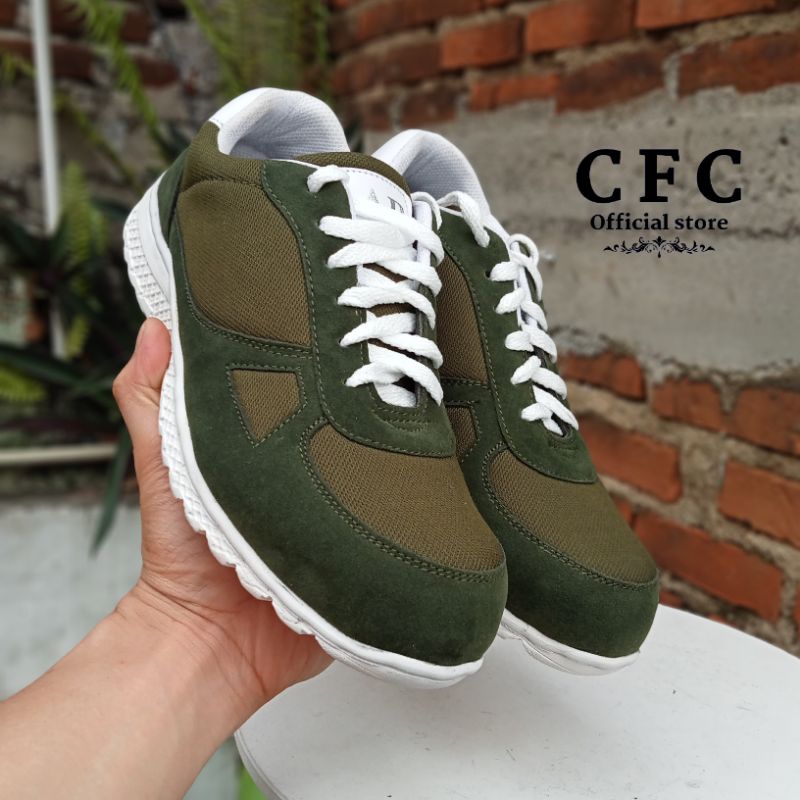Safety Shoes Sporty Kerja Lapangan - Sepatu Ujung Besi Sneaker
