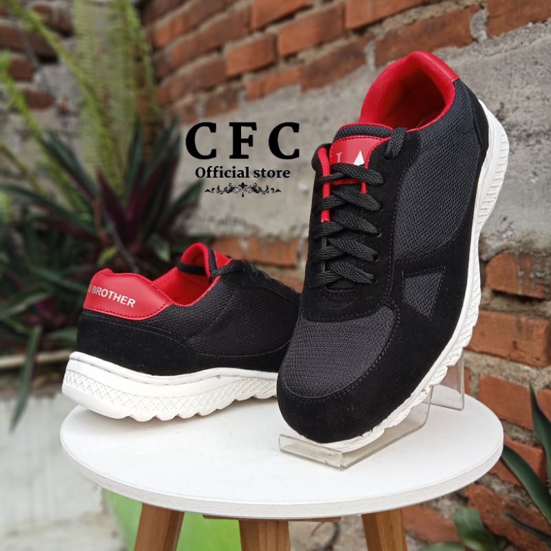 Sepatu Ujung Besi Kerja Lapangan - Safety Shoes Sporty
