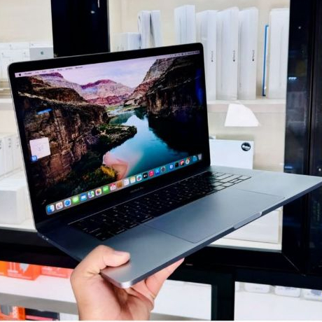 MACBOOK PRO 2018 15INC 16/512 CORE i7 SECOND LIKE NEW BERGARANSI