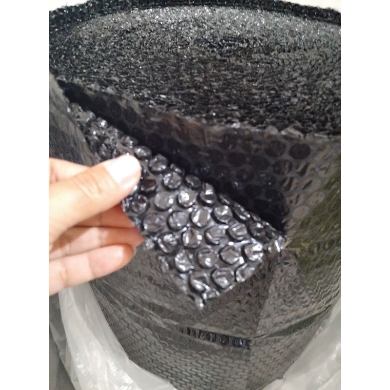 

Buble Bubble Wrap 125 cm x 5000 cm hitam