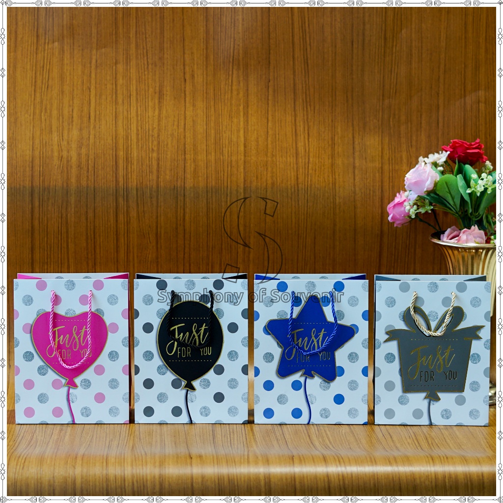 

Paper Bag Motif Balon Polkadot Tas Hadiah Goodie Bag Tas Souvenir Tas Hampers