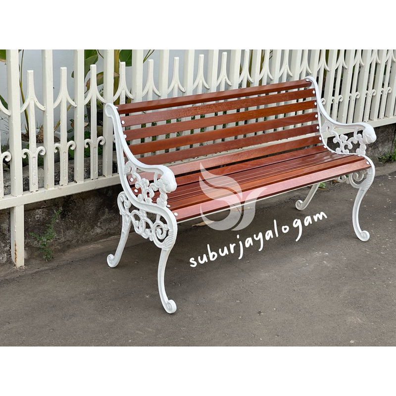 Kursi Taman Besi Panjang model Lion