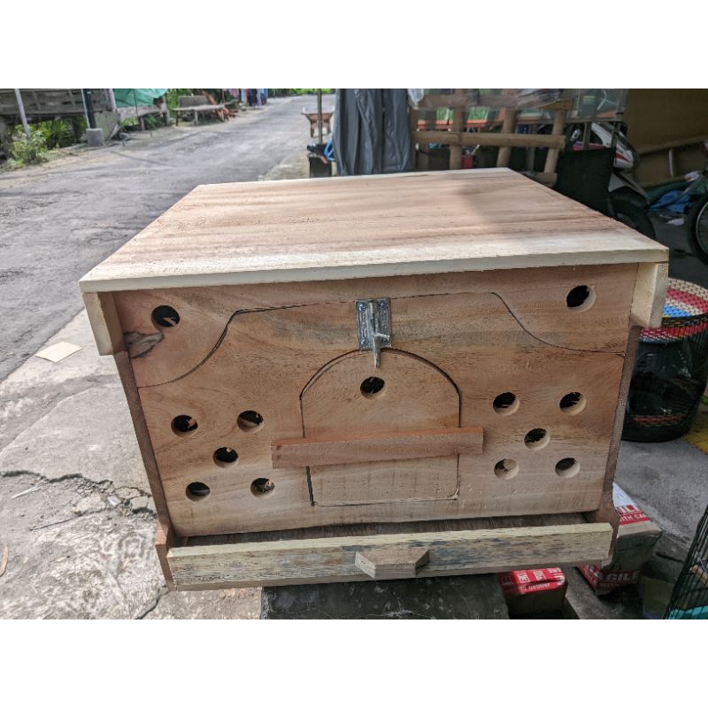 Gupon merpati pintu dobel